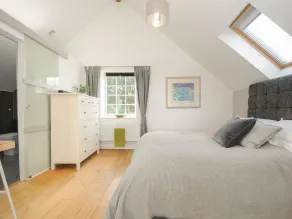SPIRES, pet friendly, character holiday cottage in Carnon Downs - Image 5