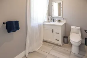 Luxury oasis in the woods, less than five minutes from the beach! - Image 3