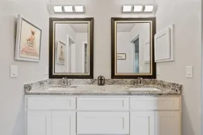 Quiet, Modern, large private space, centrally loc. - Image 4