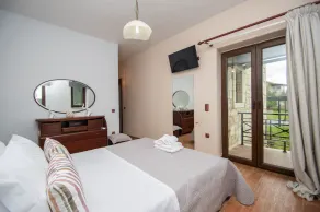 The accommodation is suitable for families and friends - Image 5