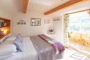 Pretty cottage studio set in lovely countryside close to the Heritage coast - Image 3