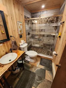 Bushkill Creek Waterfront Chalet - Rabat tilbydes 6 / 27-6 / 30/2019! - Image 4