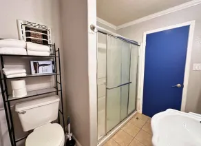 Affordable East Houston Stay 20 Min to Fifa - Image 3