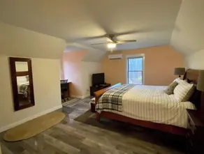The Under Ridge Home - 4 Bedroom w/Fireplace - Image 4