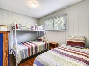 Cozy Vacation Home w/Sun Room in Bethany West - Image 3