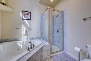 Beautiful four-bedroom, 4 bath house in Big Boulder Community that sleeps 12 with Lake Club Access - Image 4