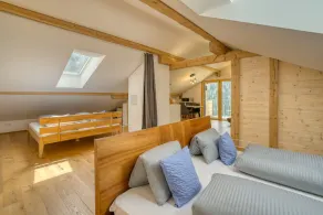 HUS 24 - Image 5