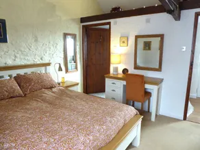 Cosy rural barn retreat for couples near stunning Cornish coast - Image 5