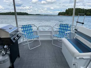 The Gigi - A Mermaid Houseboat on Lake James - Image 5