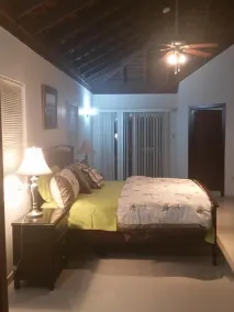Alexanders 3 bedrooms Penthouse on the Beach - Image 3