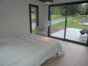 VAKKER ARKITEKTVILLA MED SVEMPOOL - Image 5