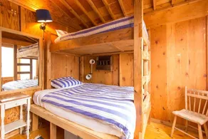 Composé au bord du lac, bain à remous, cabane dans les arbres, court bb, dans Fine Homebuilding Magazine - Image 5