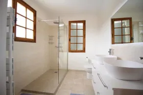 Splendid Provencal property with breathtaking views - Image 2