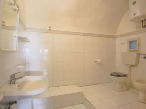Lovely apartment in villa for 5 people with pool, WIFI, TV, patio and pets allowed - Image 2