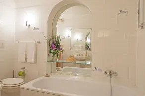 Apartment set in a property with breathtaking view of Florence! - Image 5