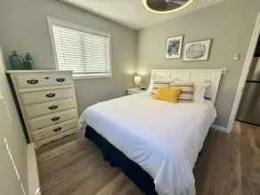 Lakeside Serenity: Charming One-Bedroom Villa - Image 4