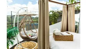 Bubble room with a view, Jacuzzi spa, kitchen. - Image 3