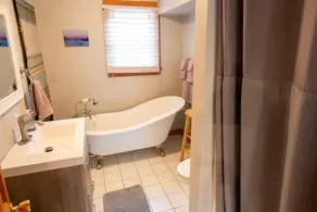Village Home with 15 acre backyard on the river - Image 2