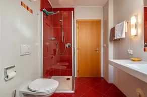 Appartamento 'Haus Rosengarten Apt C' con vista sulle montagne, terrazza privata e Wi-Fi - Image 4