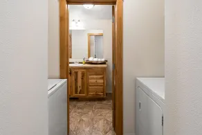 Cozy 1 bedroom in West Yellowstone, just 1 minute from Yellowstone Park! Alpine 1 - Image 4