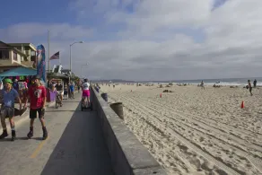 Studio in Mission Beach, just steps to to the sand! - Image 4