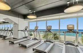 Magnifique condo d'angle en bord de mer avec deux suites principales et un grand balcon - Image 3