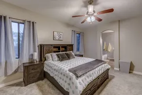 Your Home Away From Home in the Sunshine! Minutes from great amenities. - Image 5
