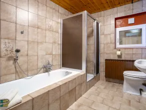 Beautiful holiday home in Fügen near ski area - Image 3