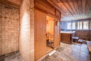 Chalet, ski-in/ski-out & foot of the slopes, sauna, balcony, fireplace or stove, parking, tv, 150m² - Image 2