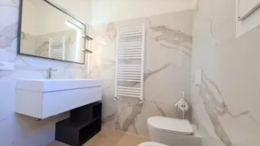 Appartement 'Spiagge Bianche' avec vue sur mer, balcon et climatisation - Image 3