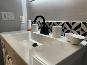 Modern 2 Bedroom Rental House, Close to Lake Michigan - Image 4