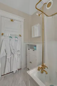 Charming New England Home in West Hartford Center - Image 3