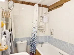 The Dairy , Petersfield -  a barn conversion that sleeps 4 guests  in 1 bedroom - Image 2