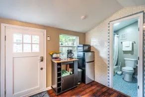 Tiny house in Bishop Arts! - Image 2