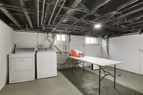 Clean 3 Bedroom home - Image 2