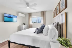 Tower 9 Oceanside, 1BD Boutique Retreat, Steps from the Beach, Sleeps 4 - Image 4