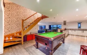 Lincoln 4-Beds Sleeps 13 Hot Tub & Pet Friendly - Image 2