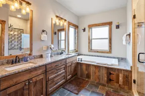New Hot Tub - 3 Bedroom - 3.5 Bath - Bedrooms have private bathrooms - Fire Pit - Image 2