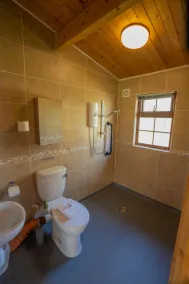 Butterfly Lodge - Perfect for couples and young families - Image 3