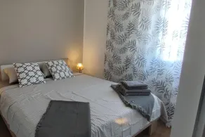 Stunning 2-bed House in Jezera With Sea Views - Image 3