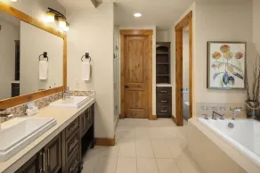 Suncadia's Best! Three Sisters Lodge * 3 Masters * Game Room * Hot Tub * Pets - Image 2