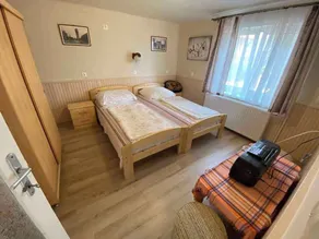 Holiday apartment close to the city center in the green belt with air conditioning - Image 4