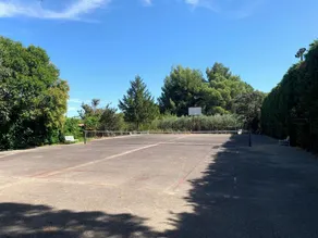 Alpilles and Luberon – Large family home for 10 people with a pool, tennis court, and hot tub - Image 2