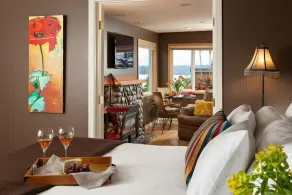 Cottage with Puget Sound, Mount Rainier, & Olympic Views - Image 4