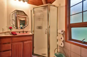 Charming Waterfront Cottage-NO CLEANING FEE-Water, Mountain & Sunset View - Image 2