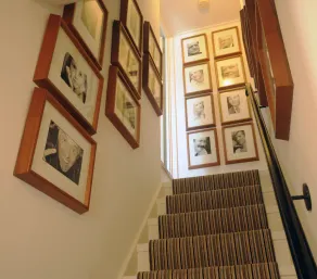 Cottage style small Town house in the centre of Cheltenham - Image 2