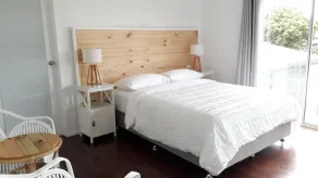 Maple Villa - The Beach House by the bay - Image 3