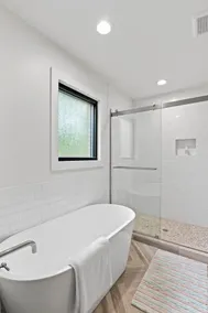 Family Friendly, Updated, Charming Home in North Denton - Image 5