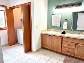 Spacious Hillsboro Condo - Image 3