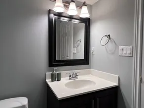 2 Bedroom Bs/Apartment, in Mississauga - Image 4